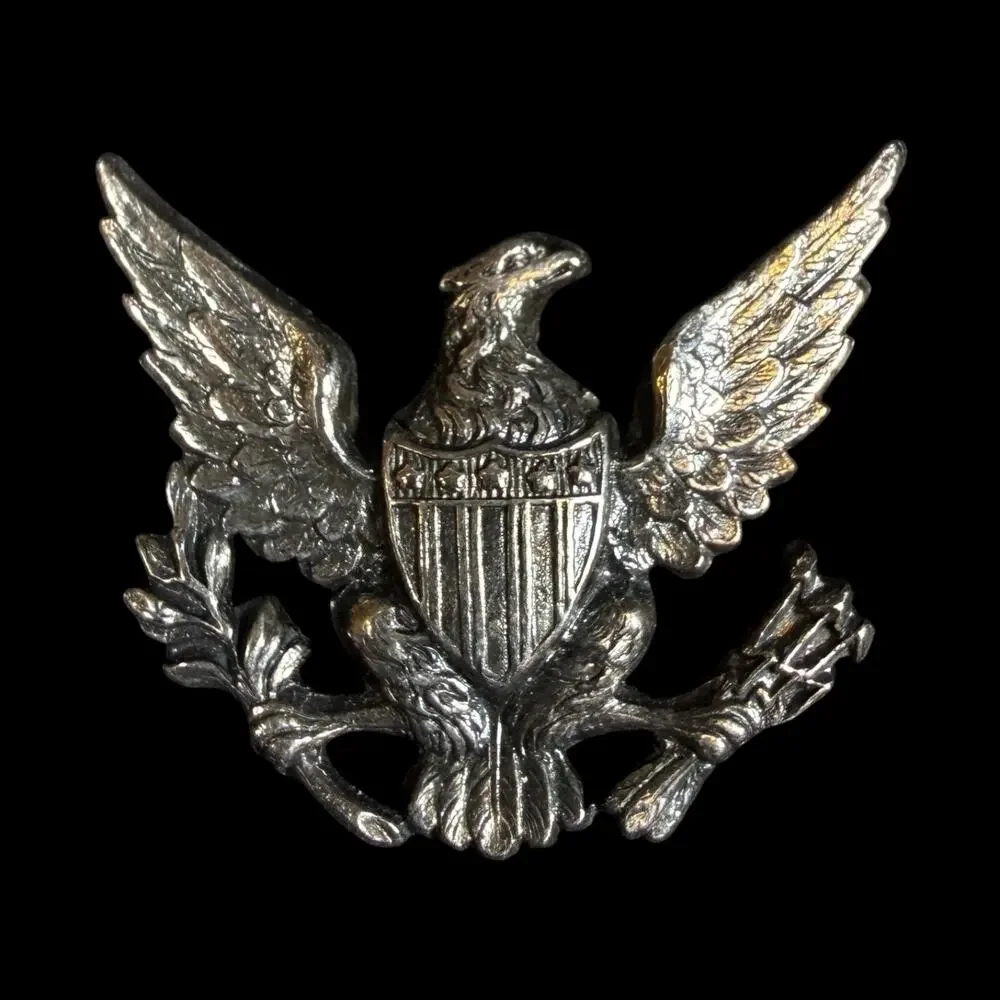 INDIAN WARS EAGLE SHAKO HELMET PLATE Right Facing brooch vintage 1
